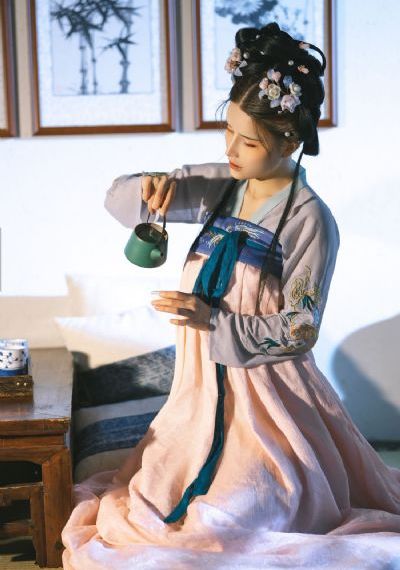 奈菲免费高清电视剧在线观看
